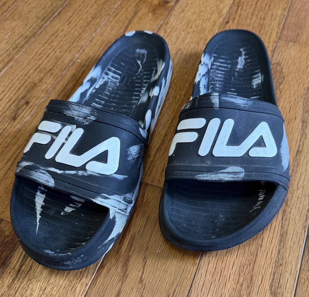 FILA Men's Slide Slip-on Sandals White & Black Splatter Size 12 Beach Slides